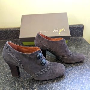 Anthropologie Naya Emily graph lead size 7